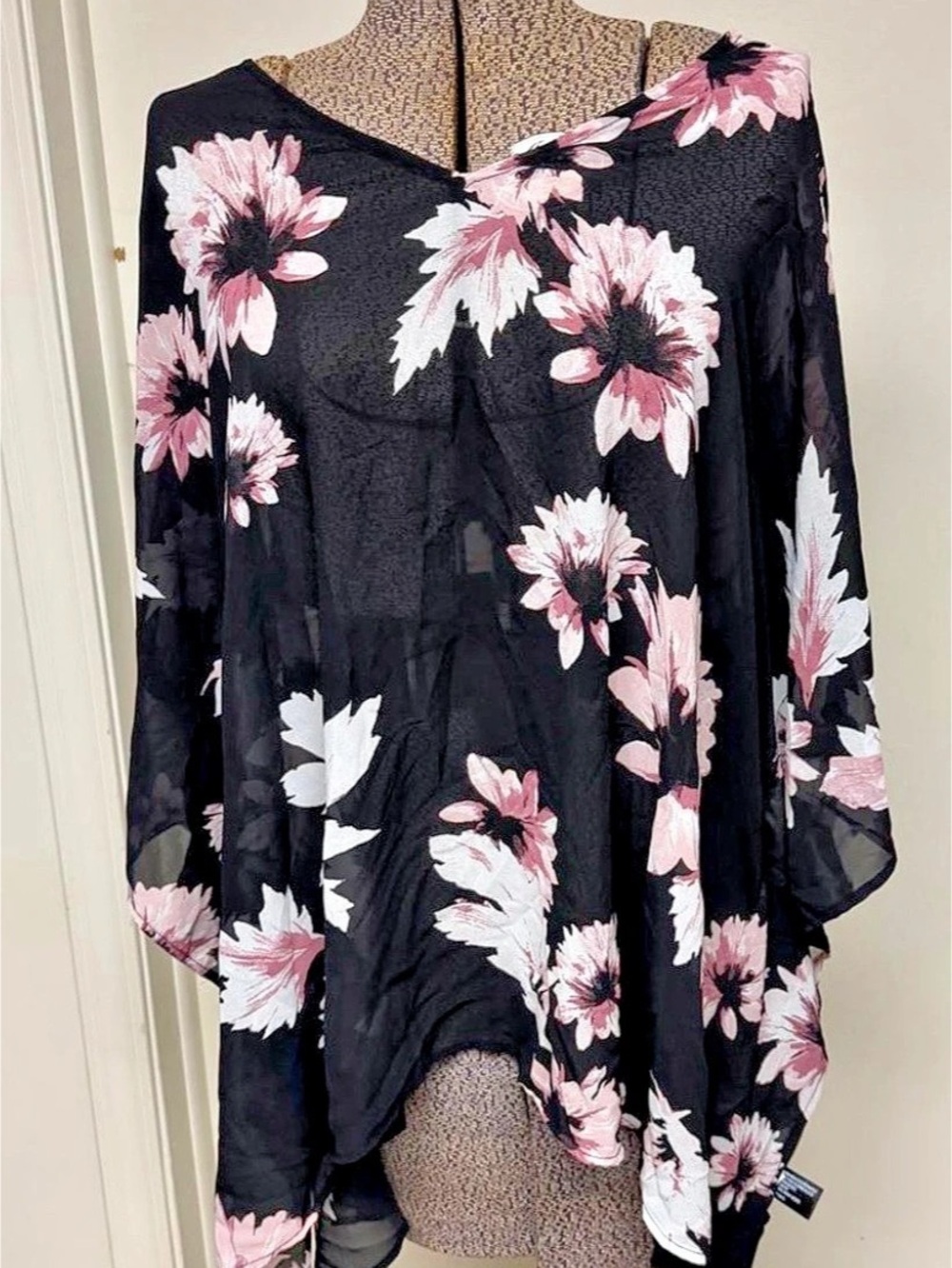 Lane Bryant Floral Tunic Black & Pink Size 18